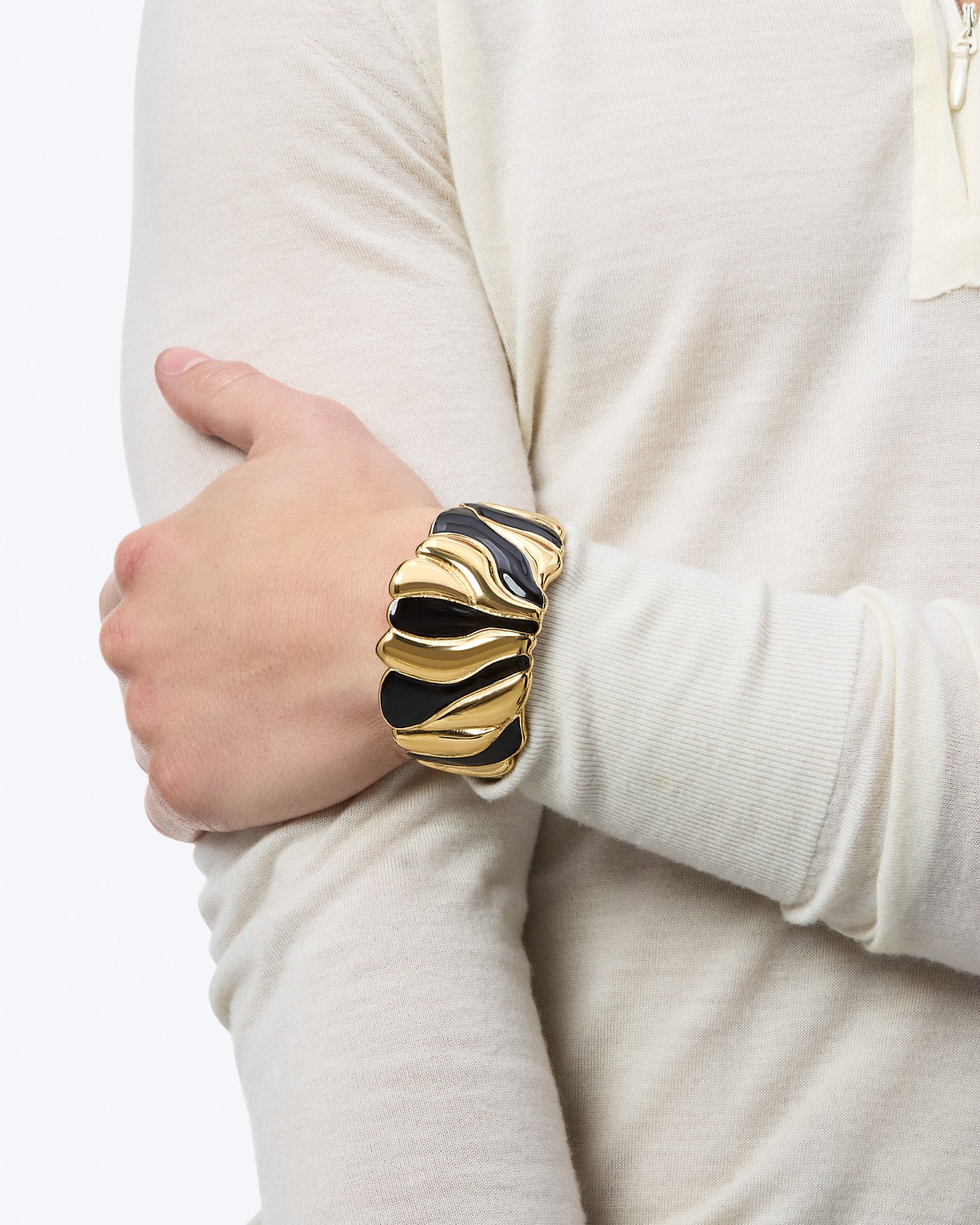 V1_Luar_Bracelet_01 - Image 10
