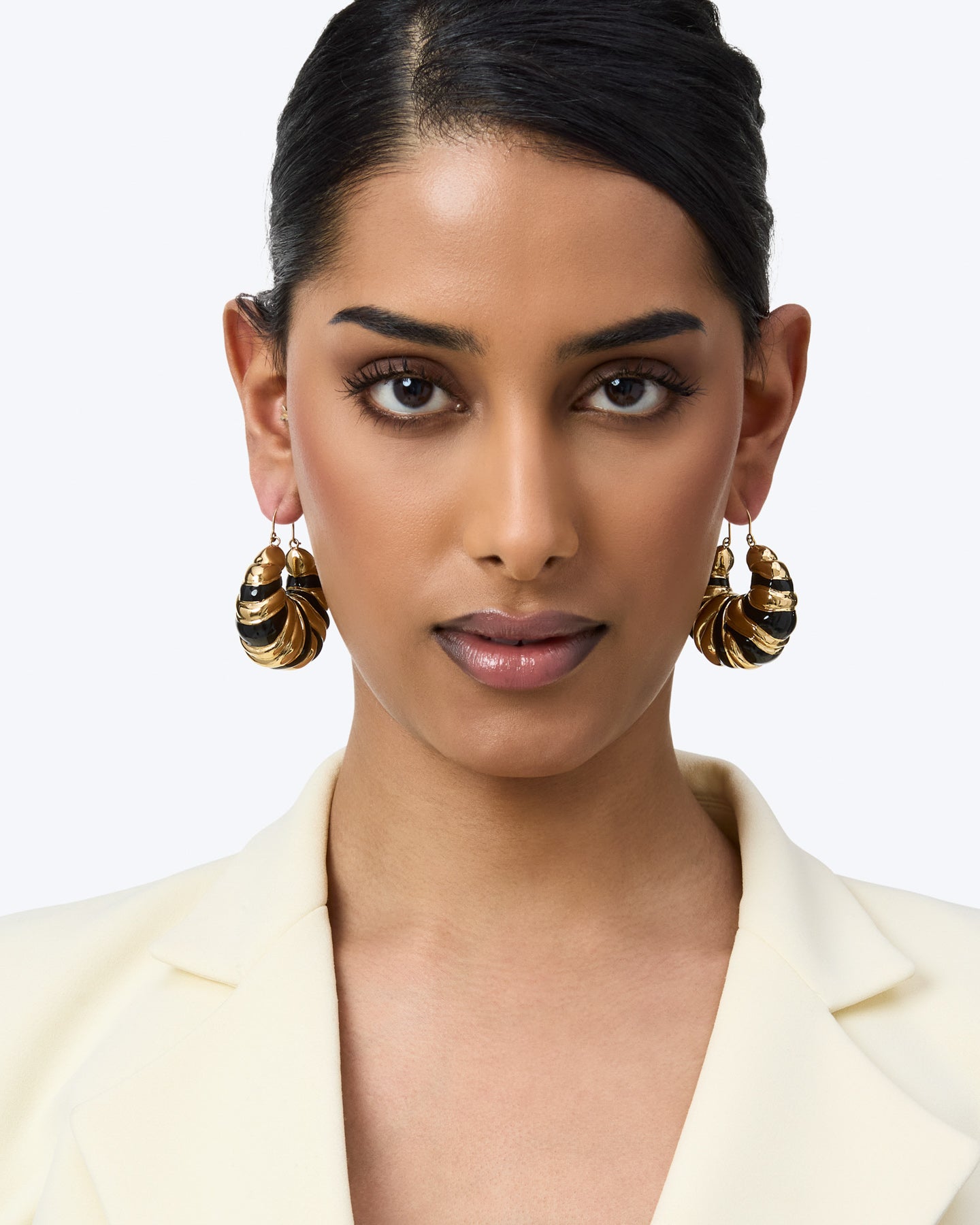 V1_Luar_Earrings_02 - Image 8