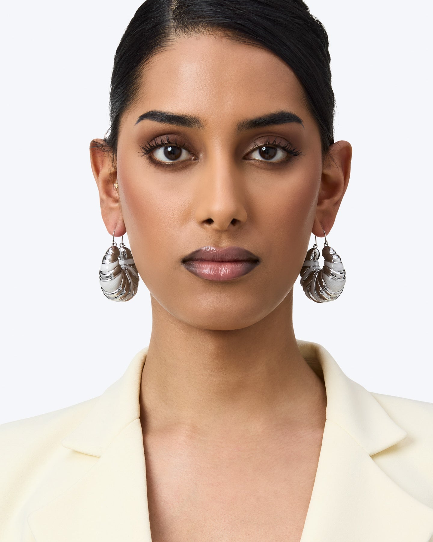 V1_Luar_Earrings_02 - Image 10